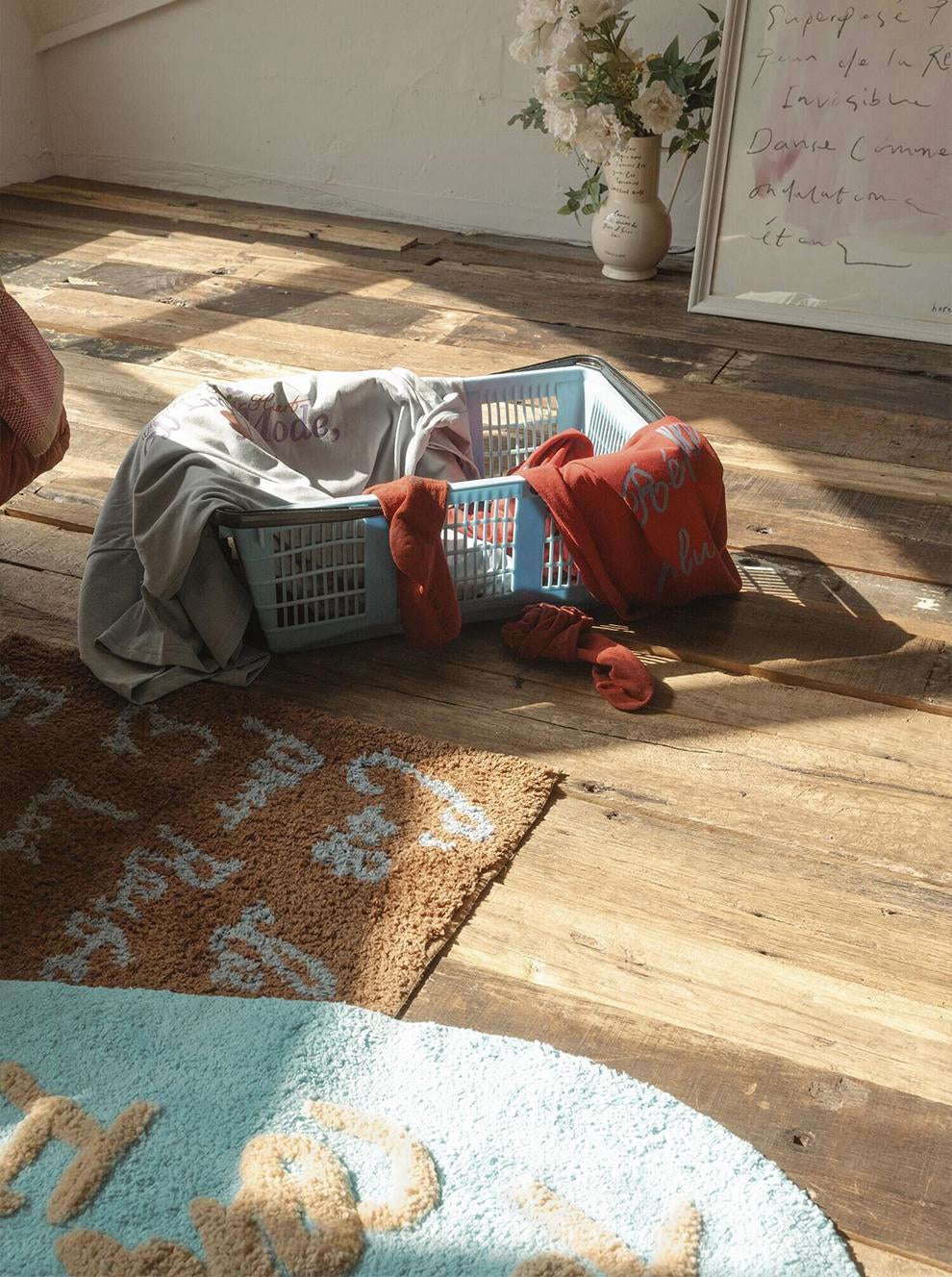Heart-Shaped Letter Rug-3
